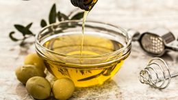 Extra Virgin Olive Oil Assists Brain Activity